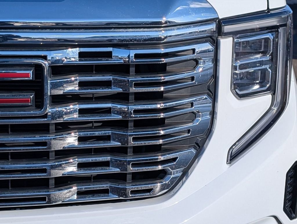 Used 2022 GMC Sierra 1500 Denali w/ Denali Reserve Package image 12