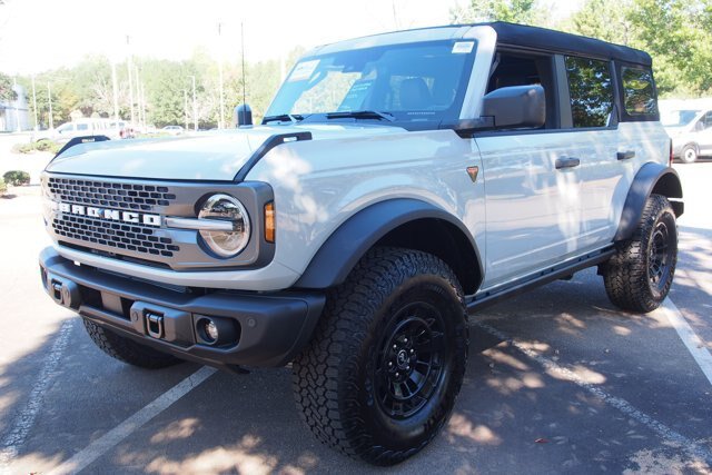 Certified 2026 Ford Bronco Badlands w/ Sasquatch Package AWD/4WD image 3