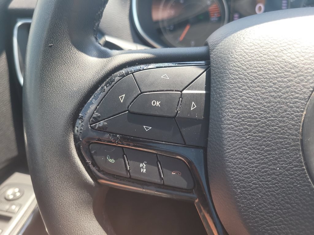 Used 2020 Jeep Cherokee Latitude Plus FWD image 25
