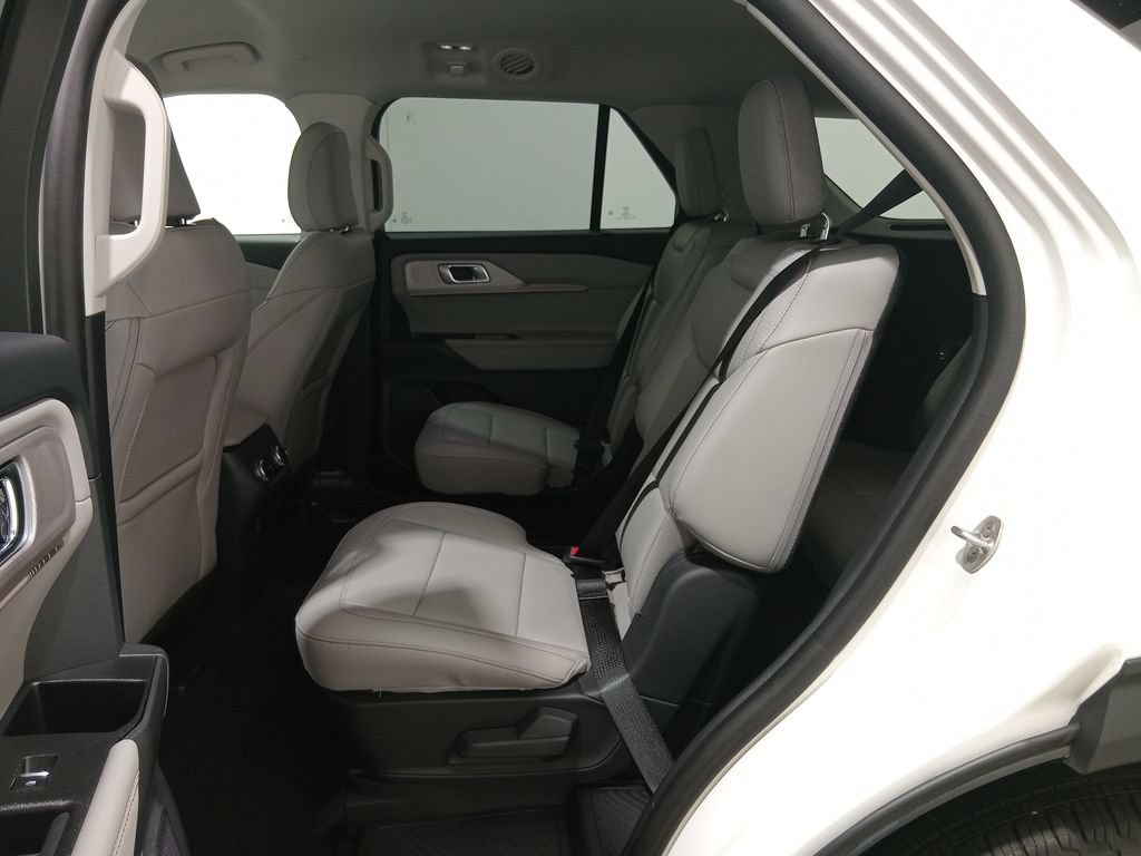Certified 2025 Ford Explorer Active w/ Active Comfort Package AWD/4WD image 15