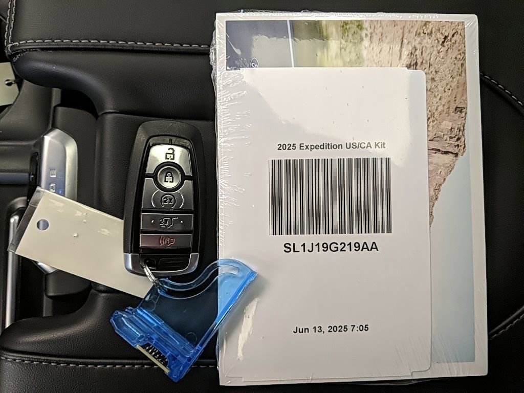 Certified 2025 Ford Expedition Max Platinum image 38