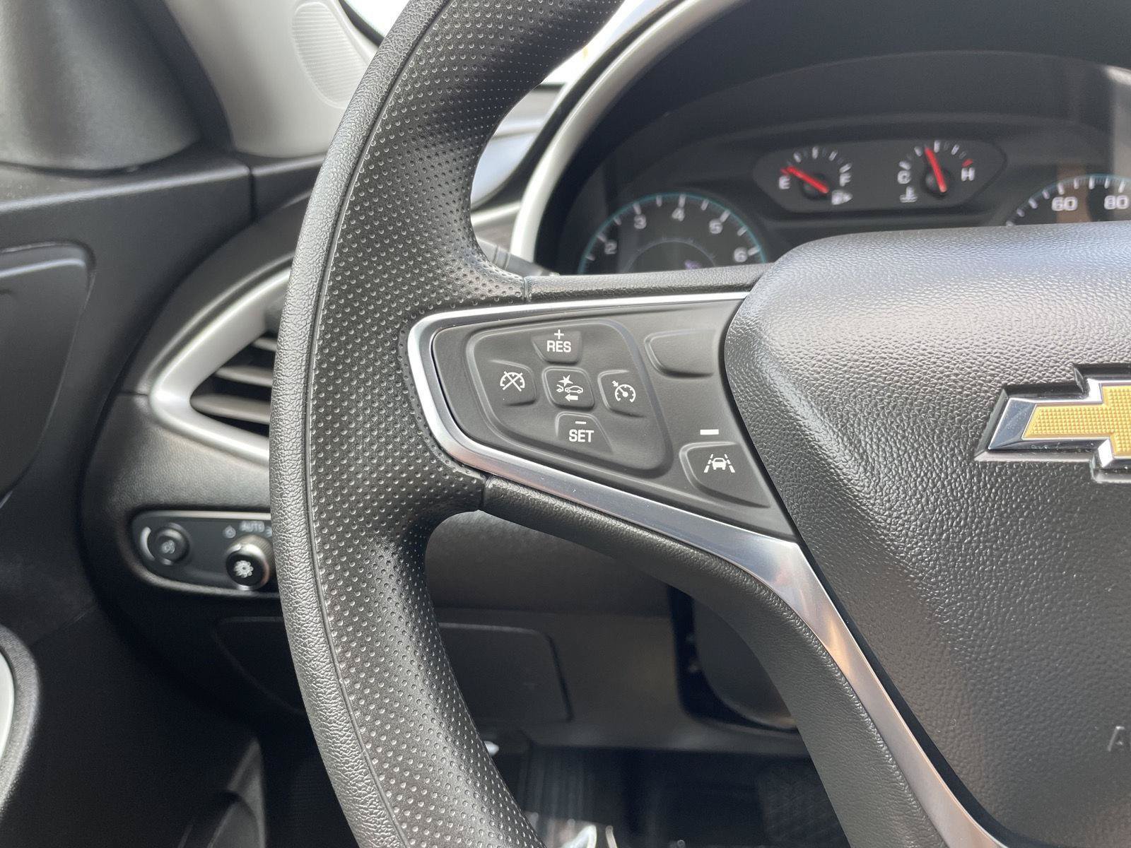 Used 2025 Chevrolet Malibu LT FWD image 13