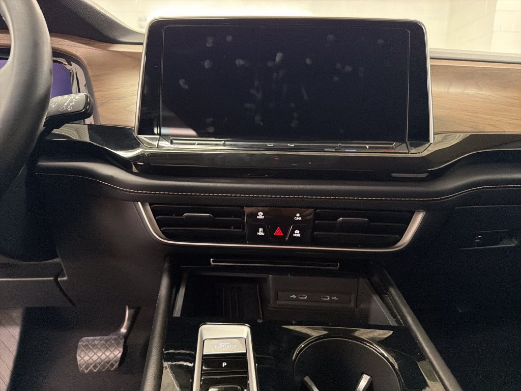 Used 2025 Volkswagen Atlas SE FWD image 21