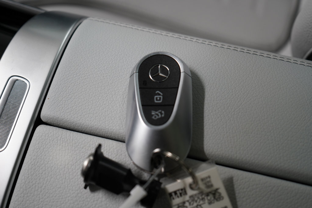 Used 2025 Mercedes-Benz C 300 4MATIC Sedan image 25