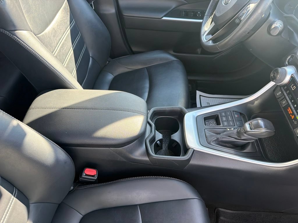 Used 2019 Toyota RAV4 XLE Premium w/ Cold Weather Package AWD/4WD image 44