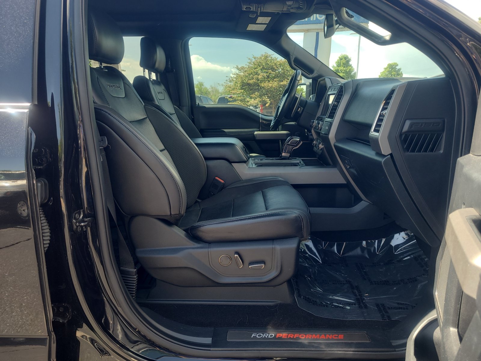 Certified 2019 Ford F150 Raptor w/ Equipment Group 802A Luxury AWD/4WD image 19