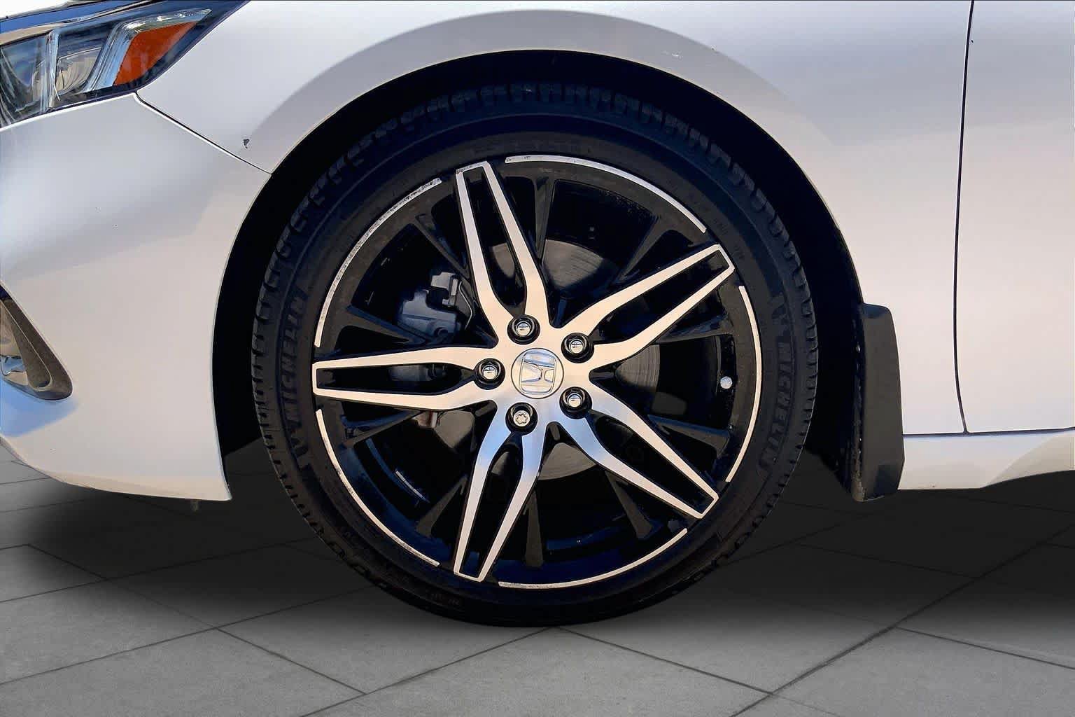 Used 2021 Honda Accord Touring image 11