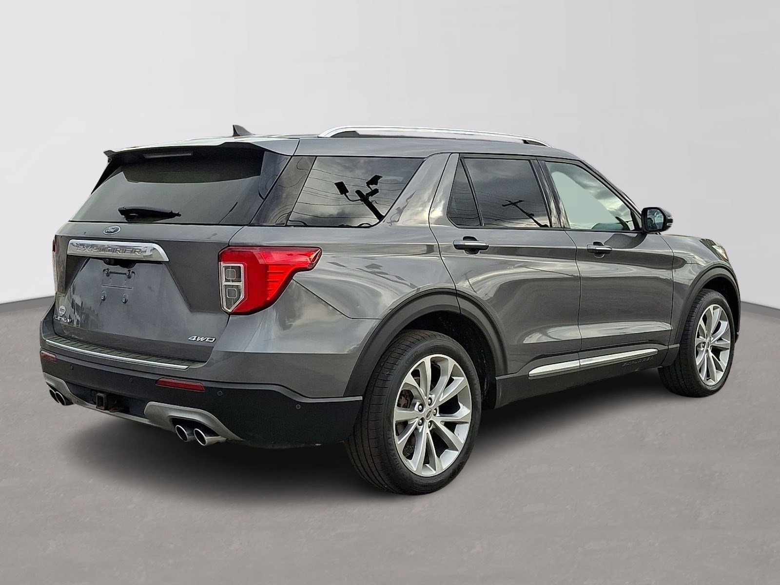 Certified 2021 Ford Explorer Platinum w/ Equipment Group 601A image 6