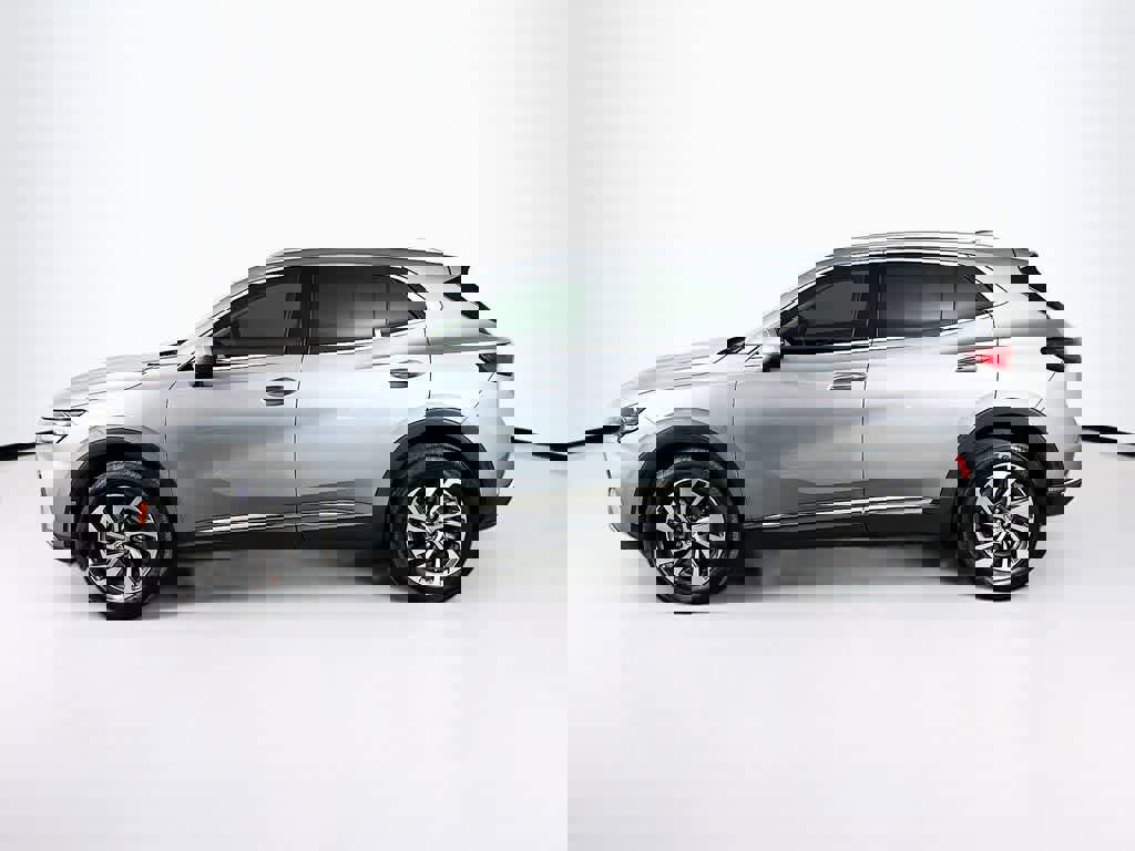 Used 2023 Buick Envision Essence image 3