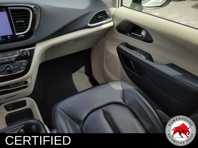 Used 2023 Chrysler Pacifica Touring-L FWD image 23