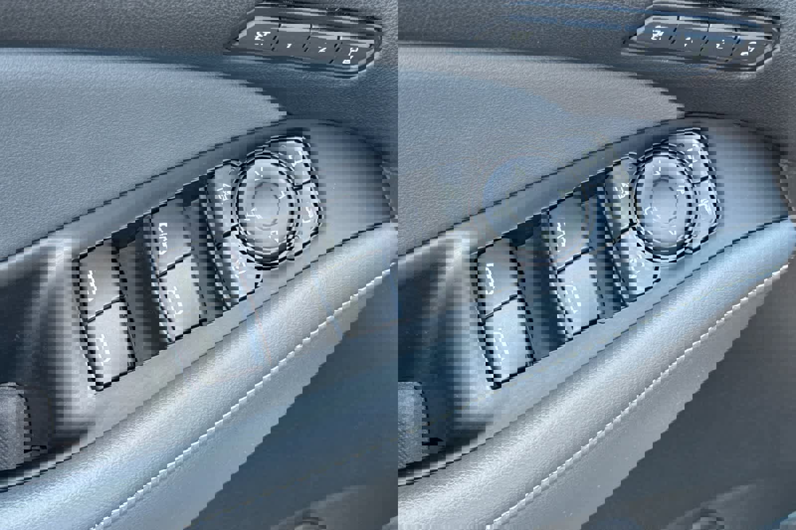 Used 2024 Buick Enclave Premium image 13