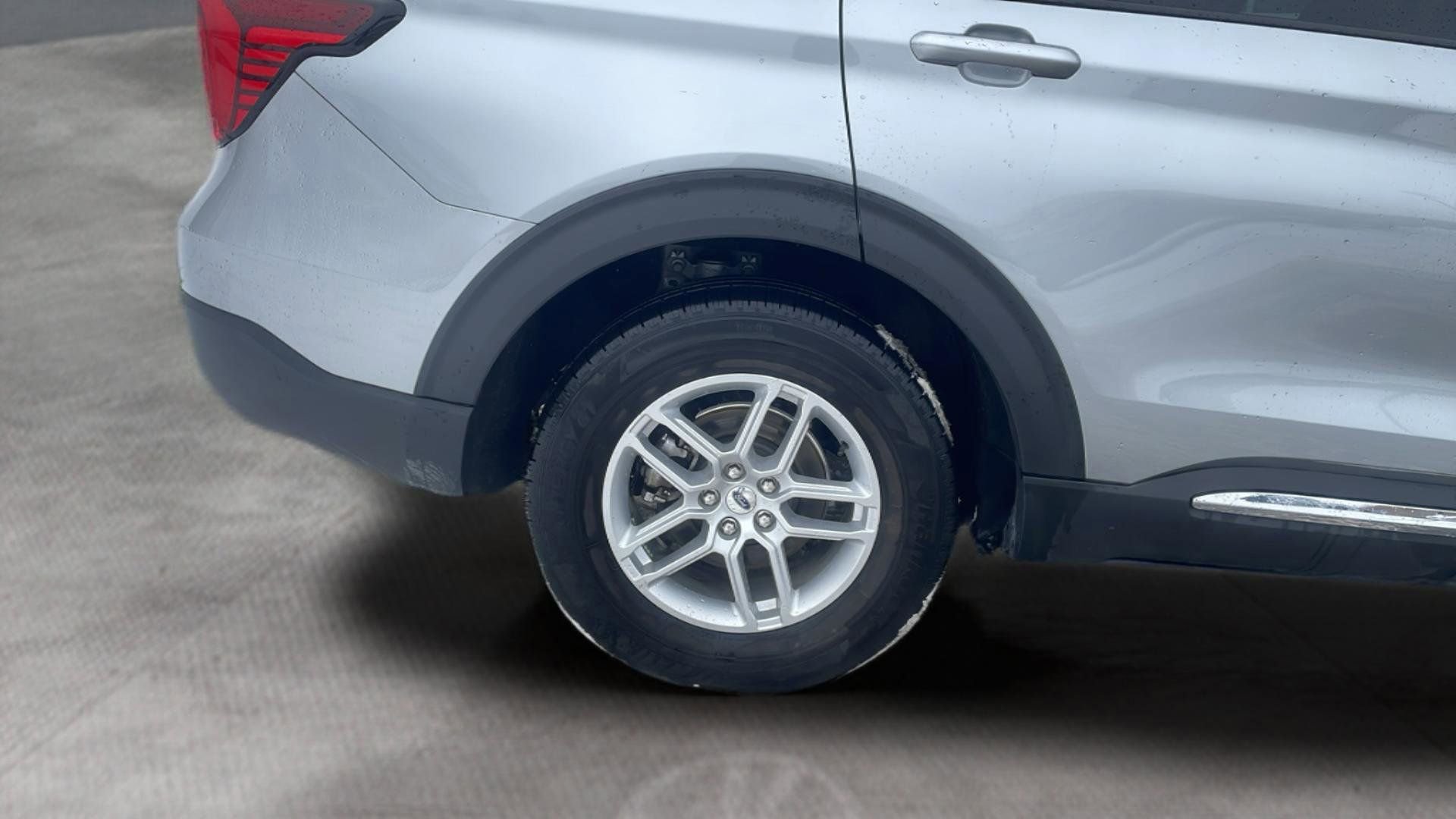 Certified 2025 Ford Explorer Active image 25