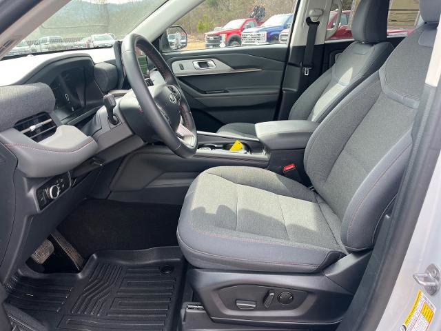 Certified 2025 Ford Explorer Active image 17