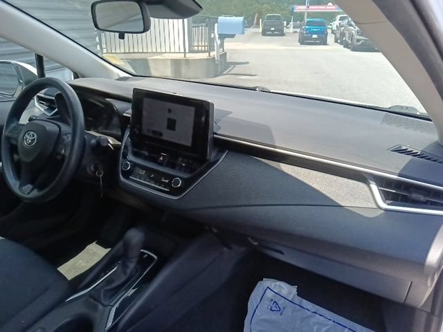 Used 2023 Toyota Corolla LE FWD image 31