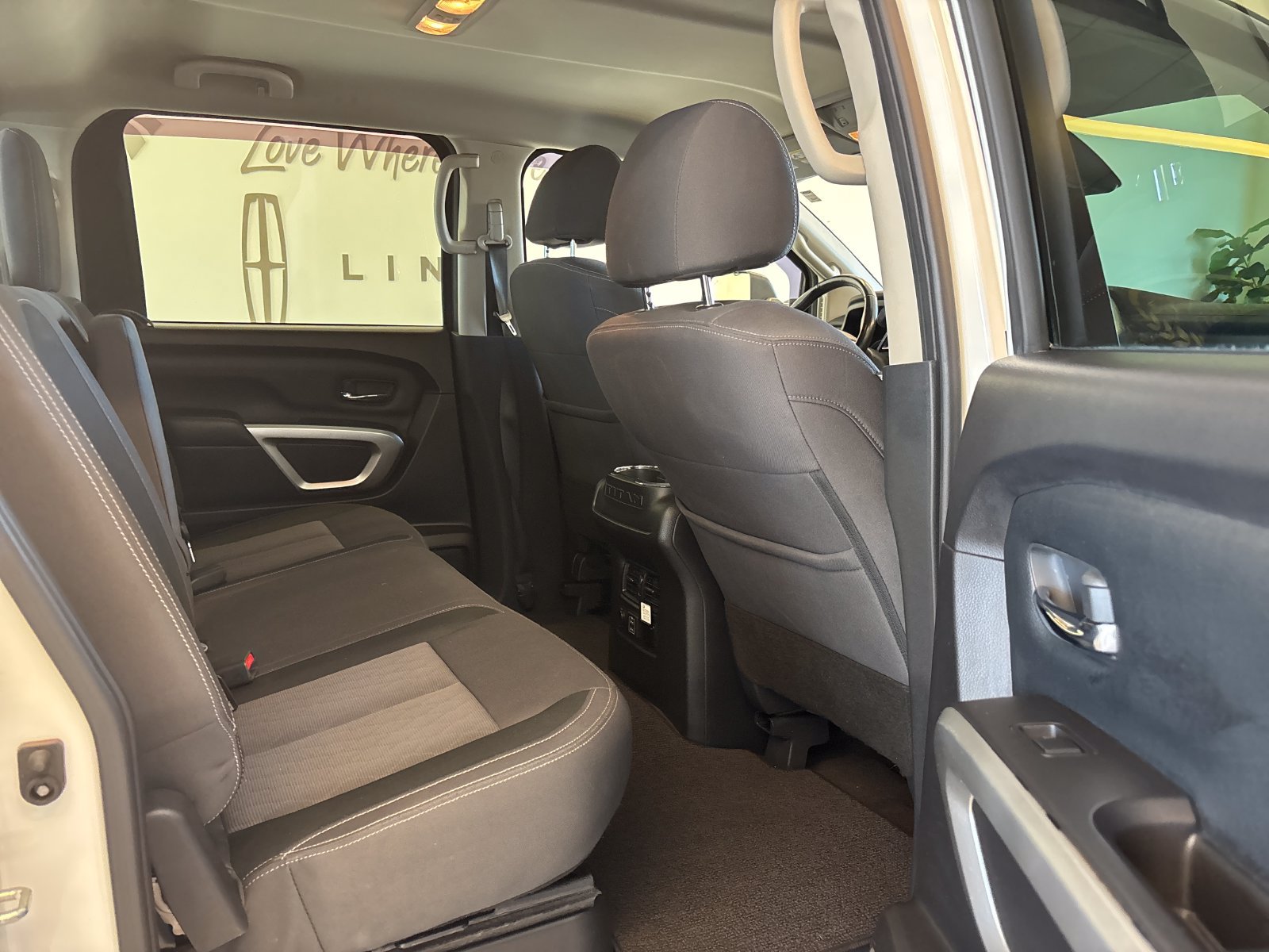 Used 2021 Nissan Titan SV w/ SV Convenience Package AWD/4WD image 9
