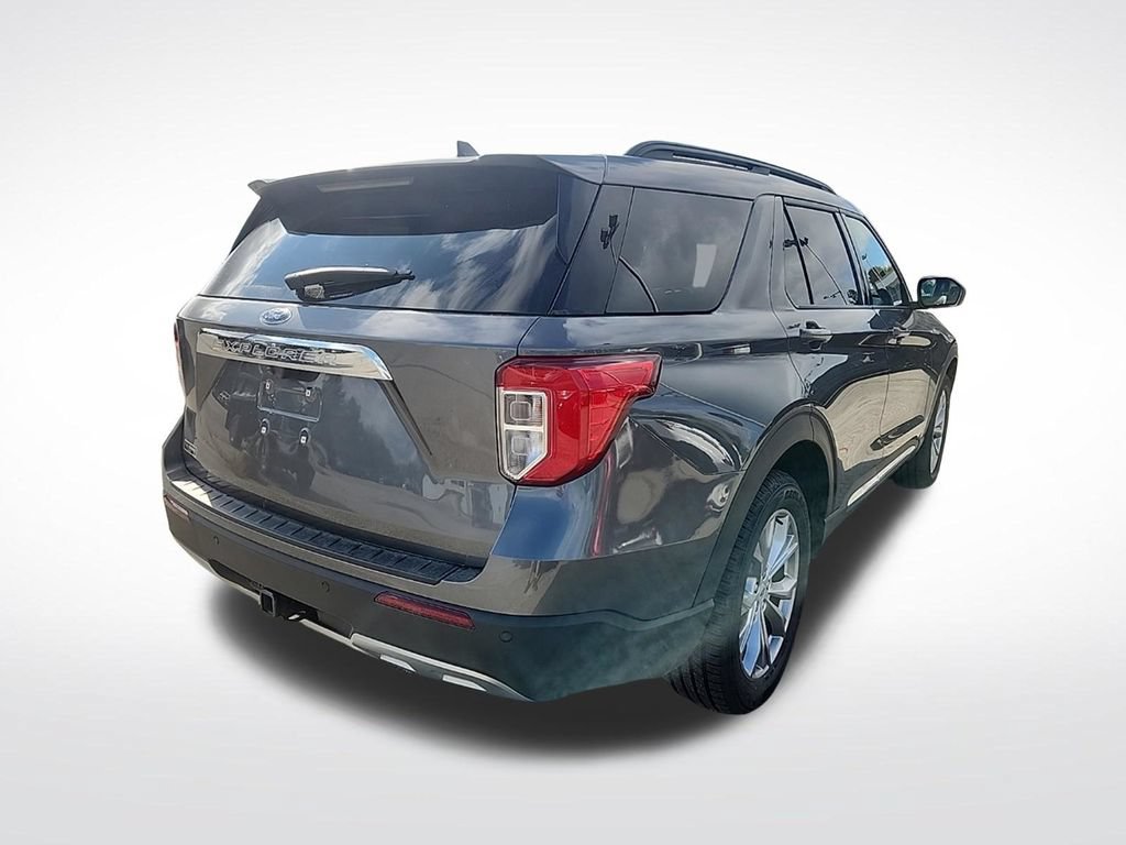 Certified 2023 Ford Explorer XLT w/ Equipment Group 202A AWD/4WD image 8