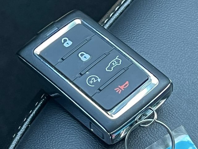 Used 2023 Jeep Grand Cherokee L Limited AWD/4WD image 35