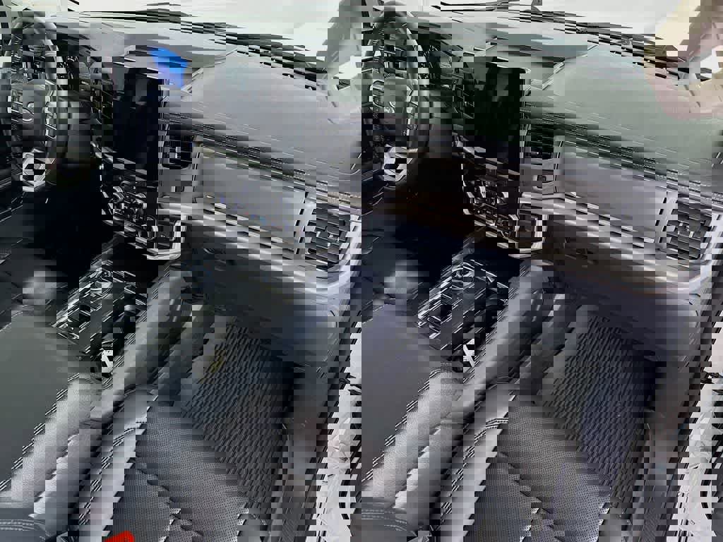 Certified 2024 Ford Expedition XLT image 35