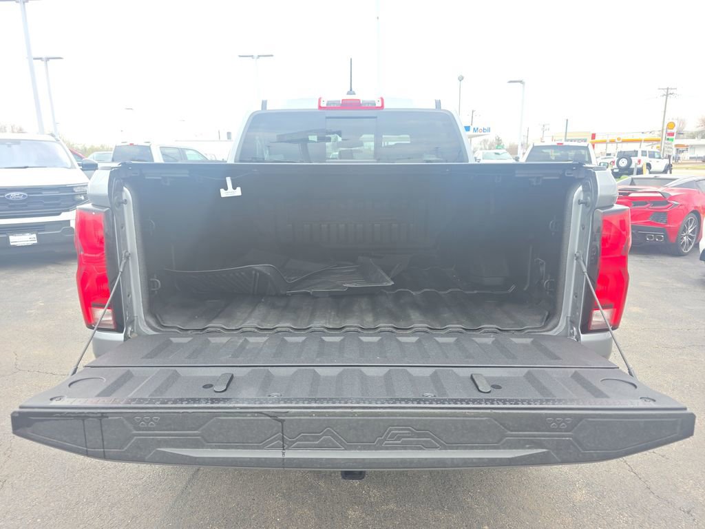 Used 2024 Chevrolet Colorado ZR2 w/ Technology Package image 12