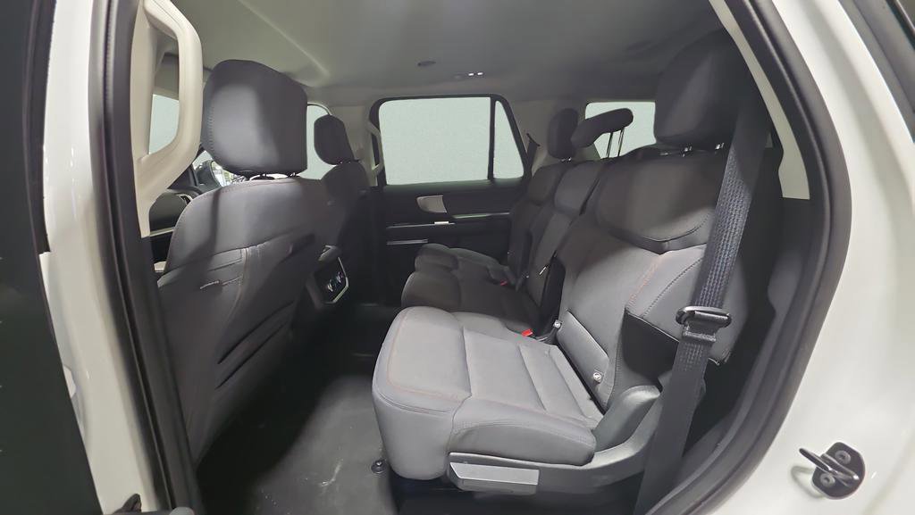 Certified 2025 Ford Expedition Active image 28