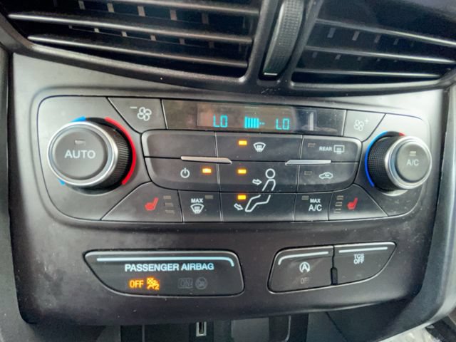 Certified 2017 Ford Escape SE w/ SE Cold Weather Package AWD/4WD image 22