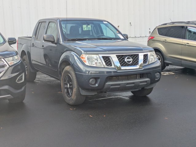 Used 2019 Nissan Frontier SV image 2