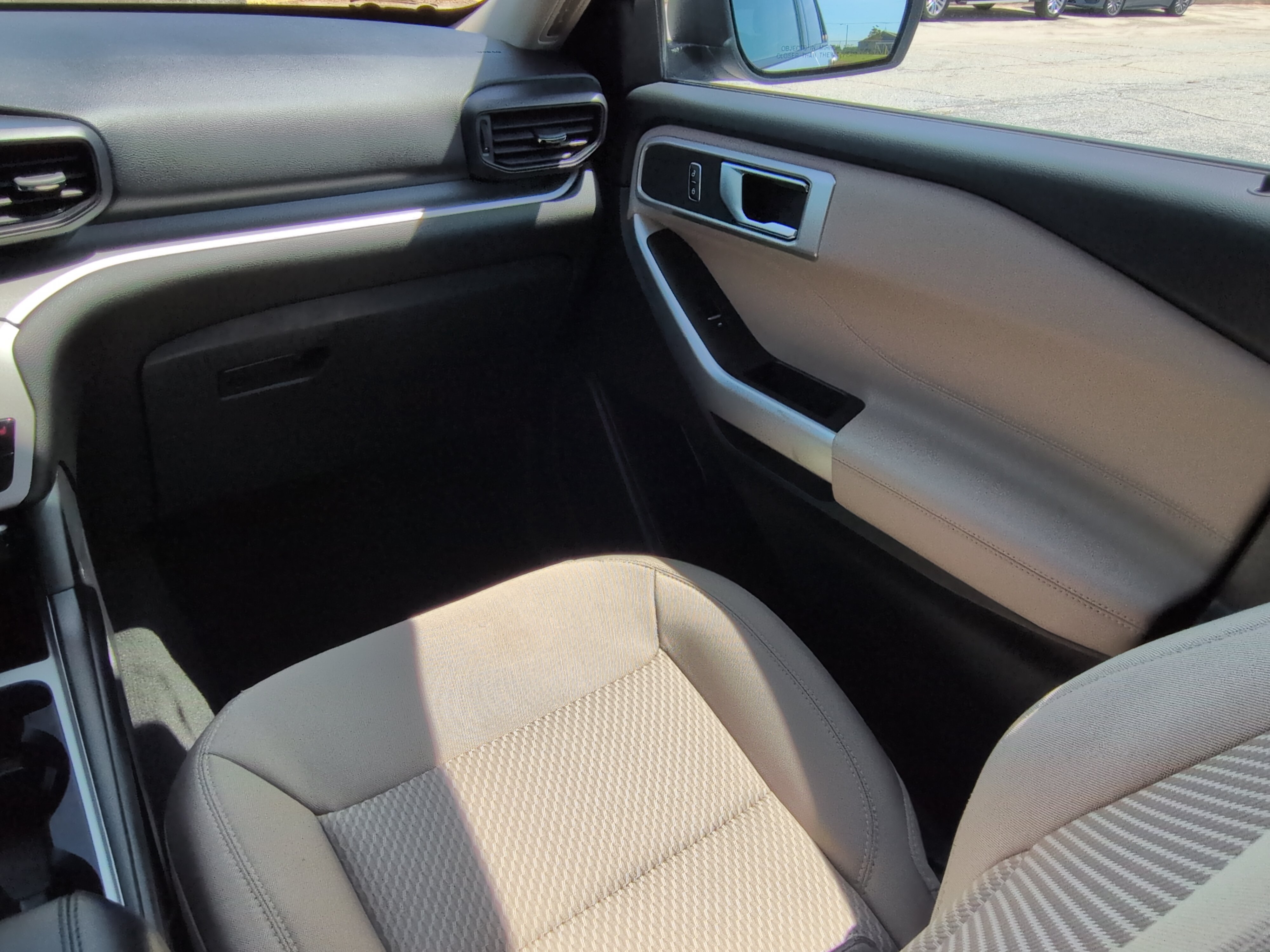 Certified 2023 Ford Explorer XLT RWD image 15