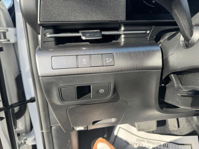 Used 2025 Hyundai Kona SEL image 14