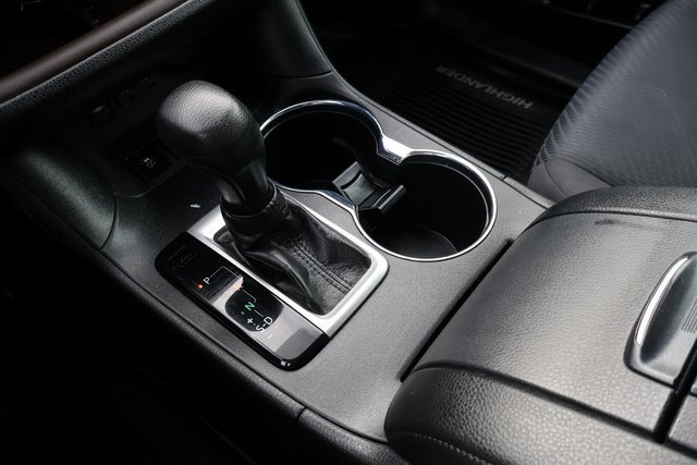 Used 2019 Toyota Highlander LE image 30
