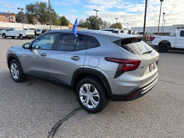 Used 2026 Chevrolet Trax LS FWD image 3