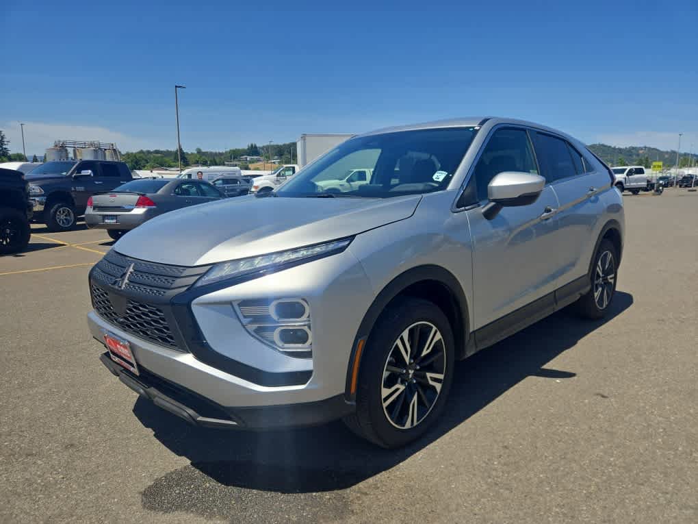 Used 2025 Mitsubishi Eclipse Cross SE AWD/4WD image 1