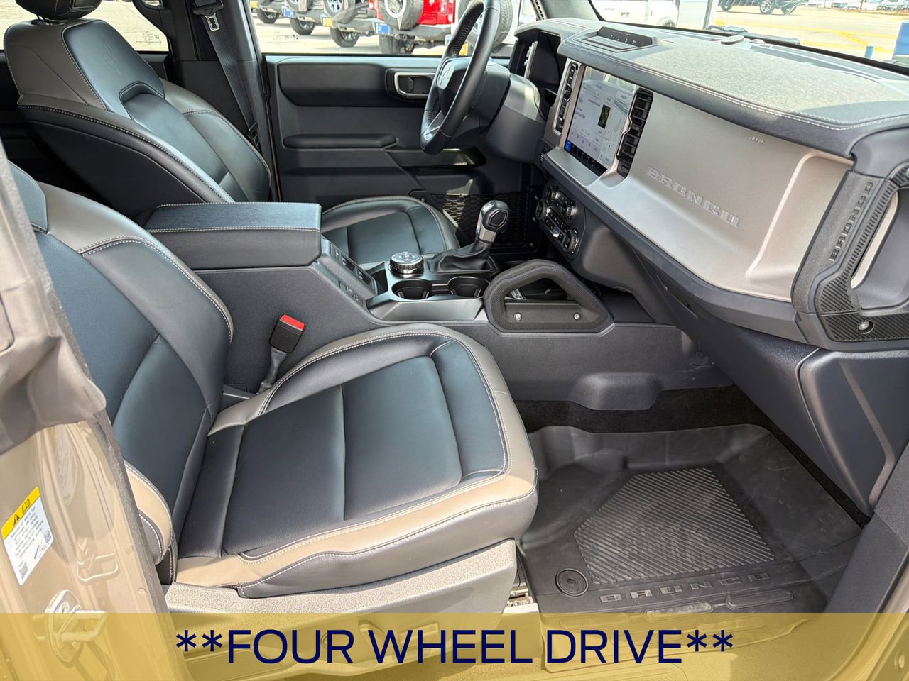 Certified 2025 Ford Bronco Outer Banks w/ Sasquatch Package AWD/4WD image 16