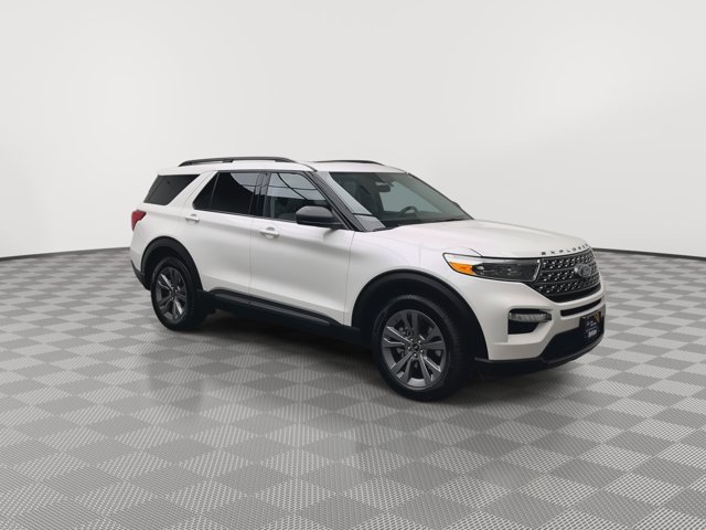 Certified 2021 Ford Explorer XLT w/ Equipment Group 202A AWD/4WD image 37