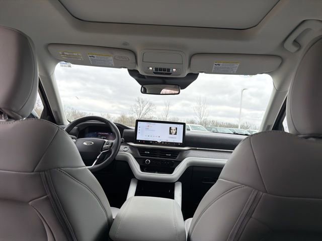 Certified 2025 Ford Explorer Platinum w/ LUX Leather Package image 23