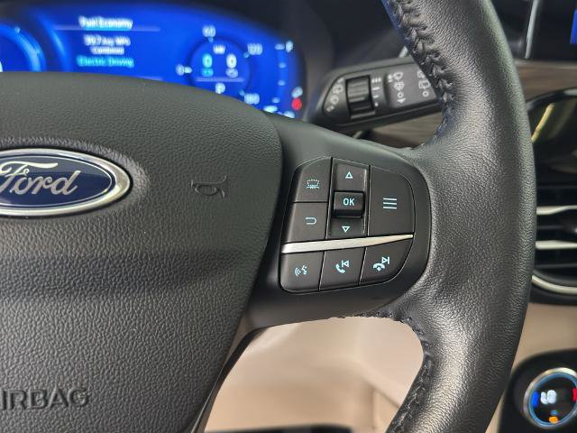 Certified 2020 Ford Escape Titanium w/ Titanium Premium Package 2.0 AWD/4WD image 22