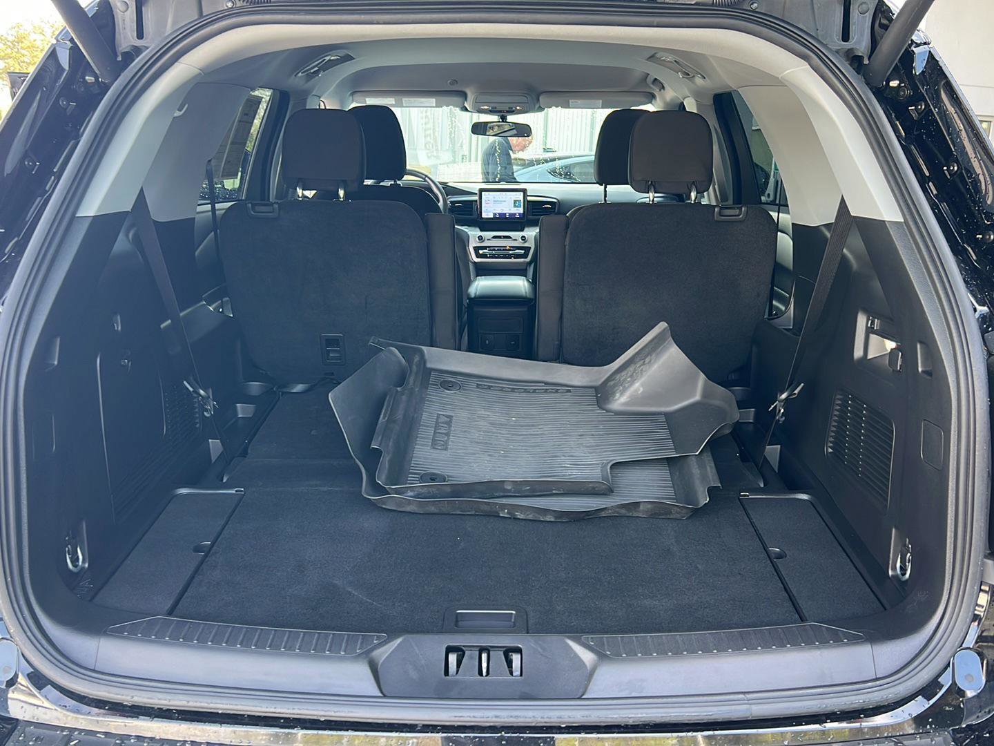 Certified 2023 Ford Explorer XLT image 32