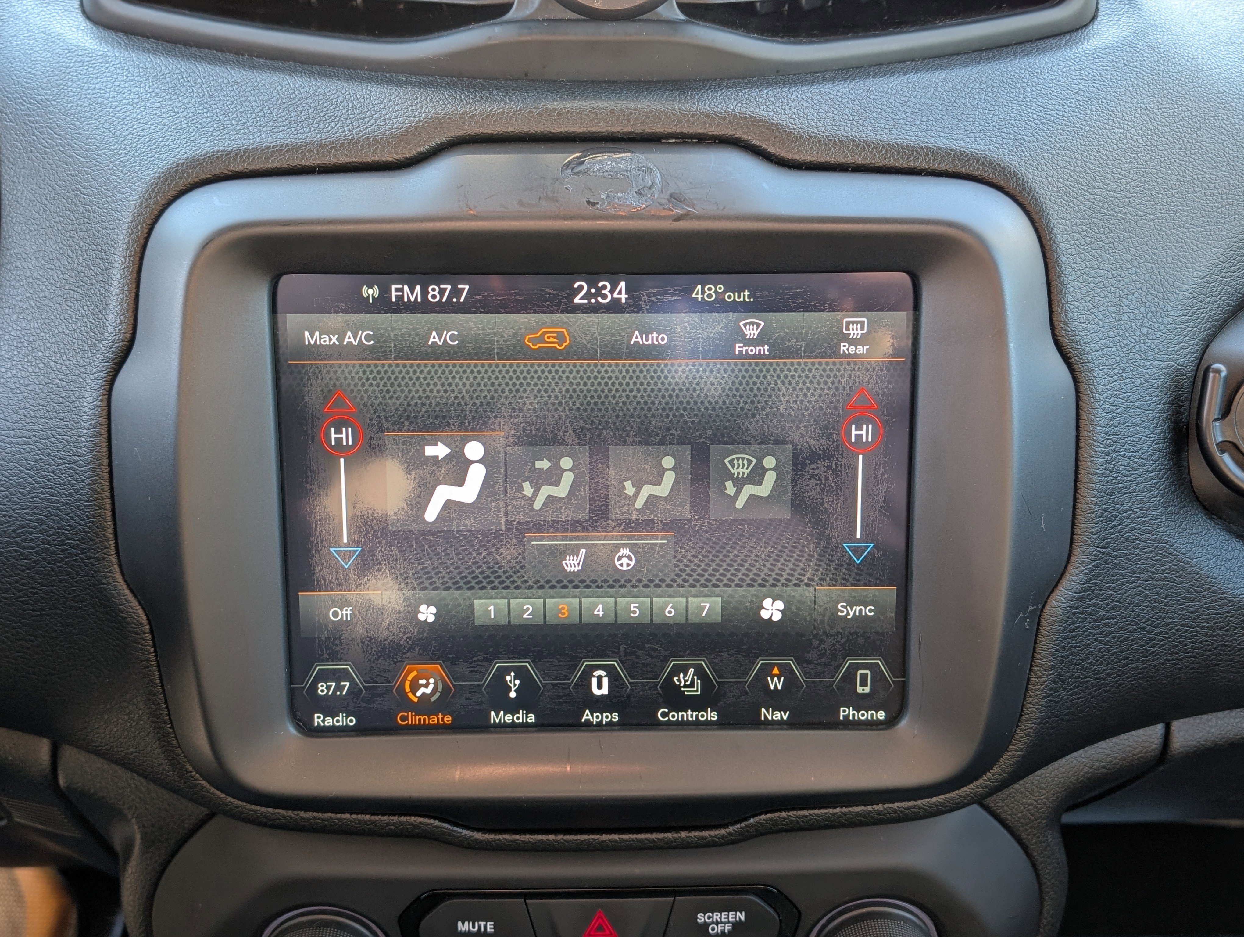 Used 2019 Jeep Renegade Limited w/ UConnect 8.4 Nav Group image 29