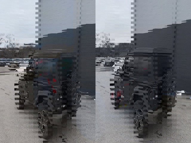 Used 2018 Jeep Wrangler Sport image 17