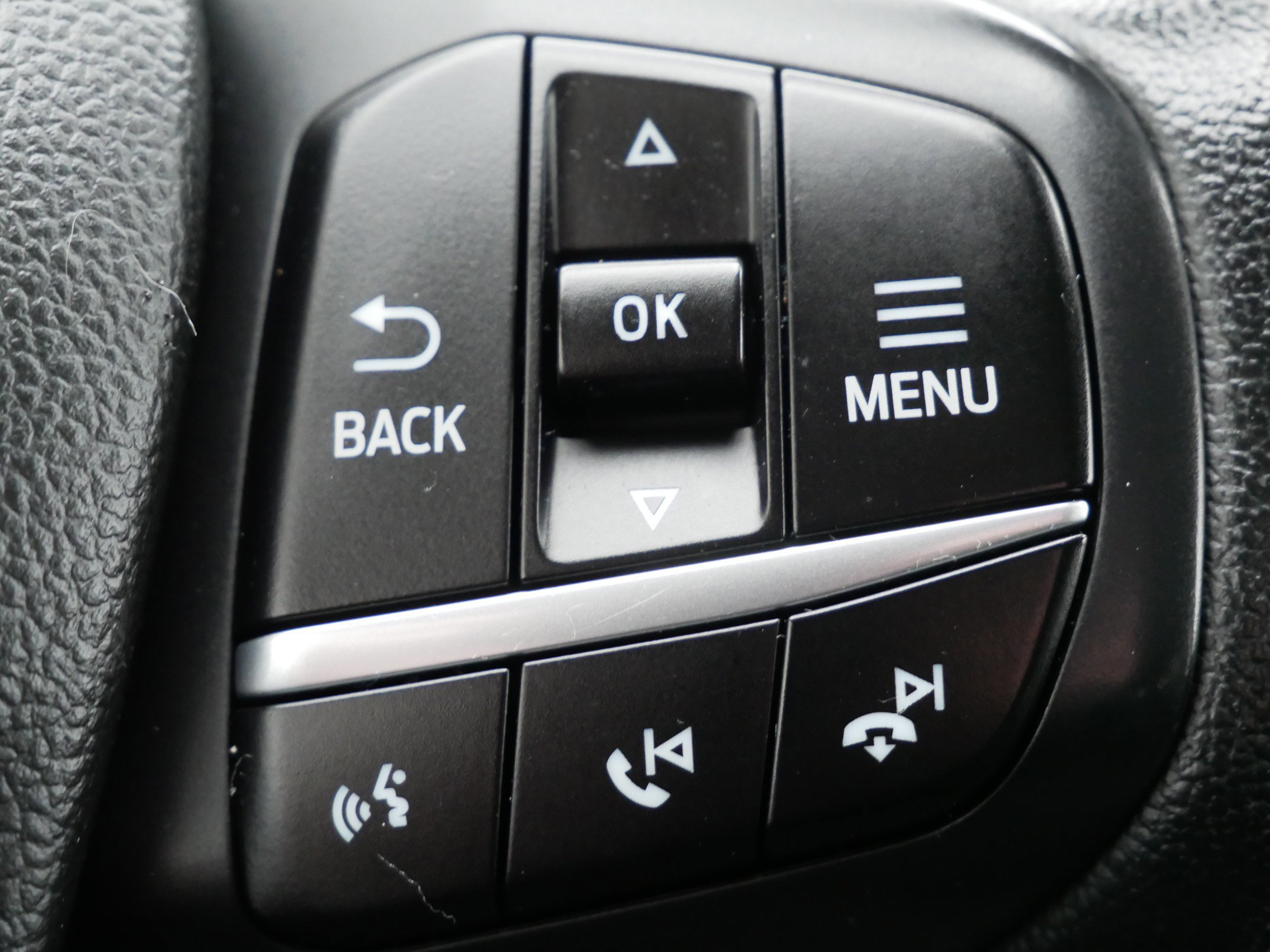 Certified 2020 Ford Escape Titanium image 24