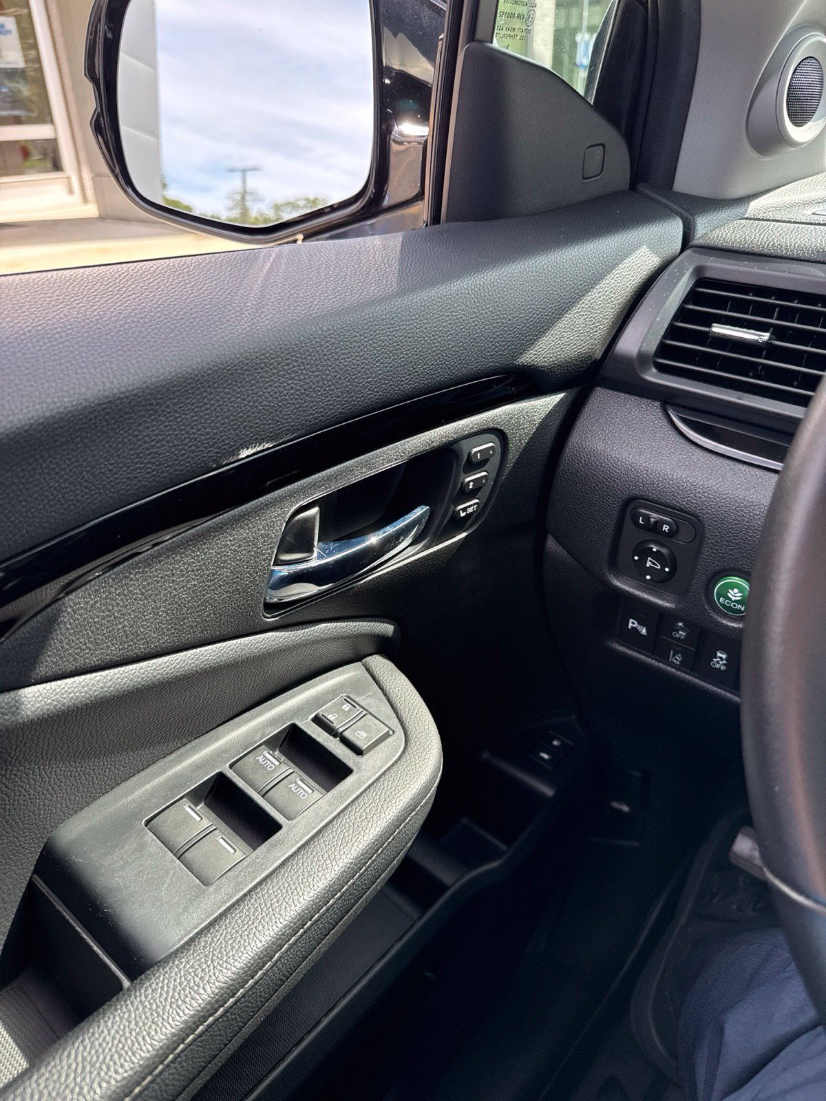 Used 2020 Honda Pilot Touring image 11
