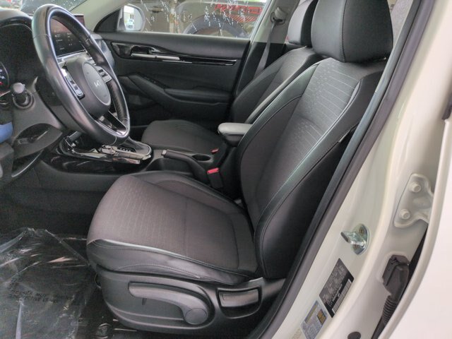 Used 2023 Kia Seltos S w/ Navigation Package FWD image 16