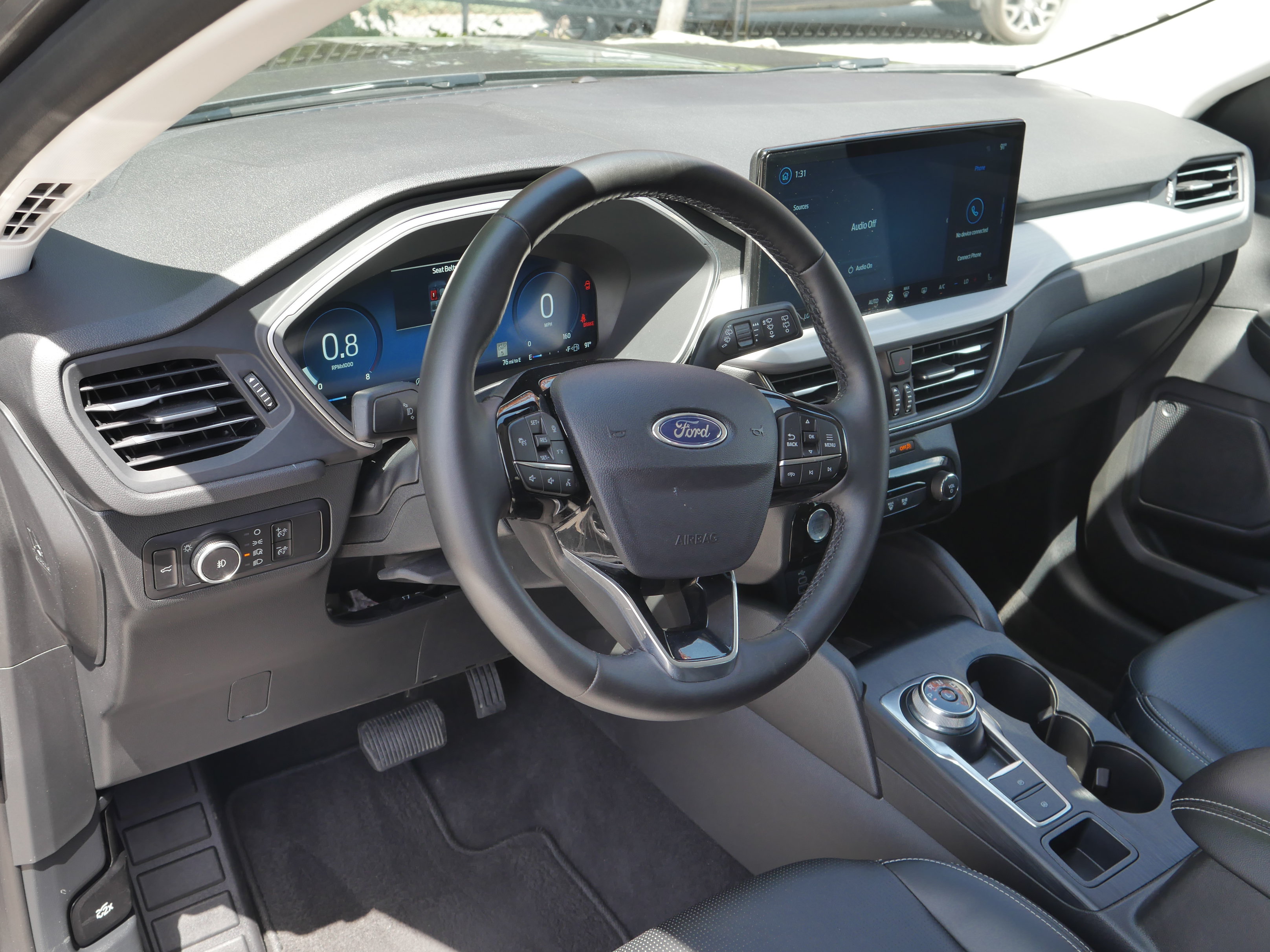 Certified 2025 Ford Escape Platinum AWD/4WD image 4