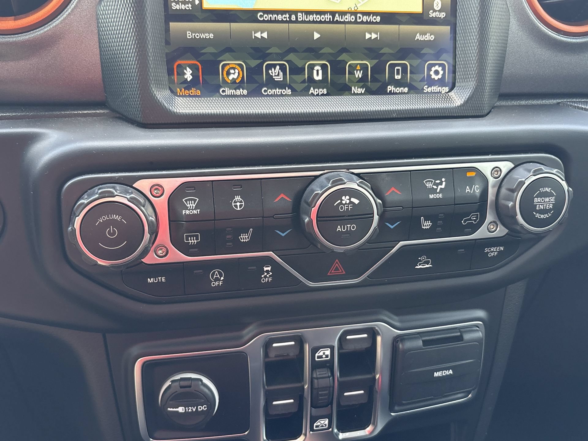 Used 2023 Jeep Gladiator Mojave w/ LED Lighting Group AWD/4WD image 6