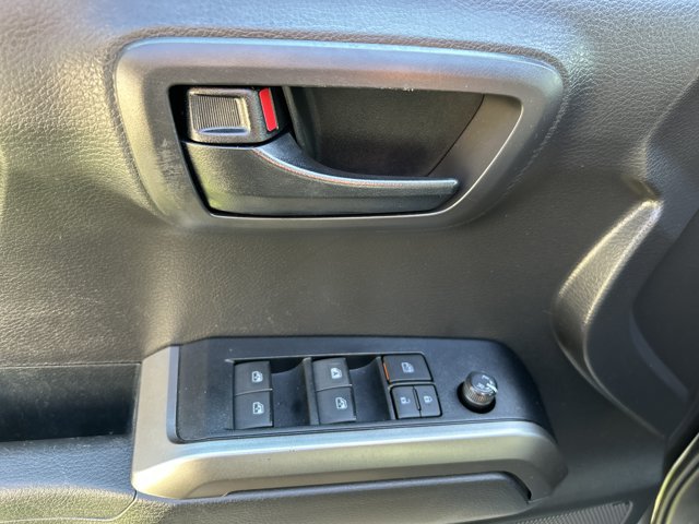 Used 2022 Toyota Tacoma SR5 w/ Technology Package RWD image 12