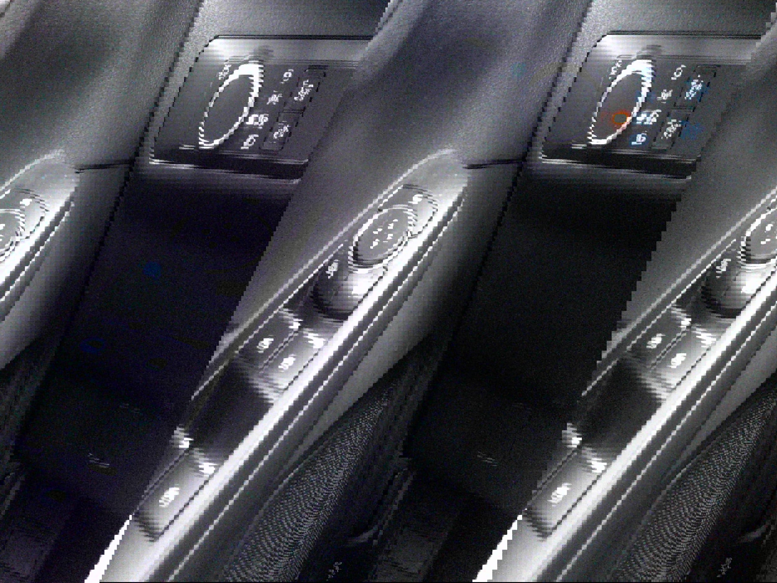 Certified 2022 Ford Escape SE w/ Cold Weather Package image 19