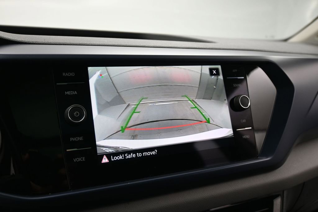 Used 2022 Volkswagen Taos SE FWD image 12