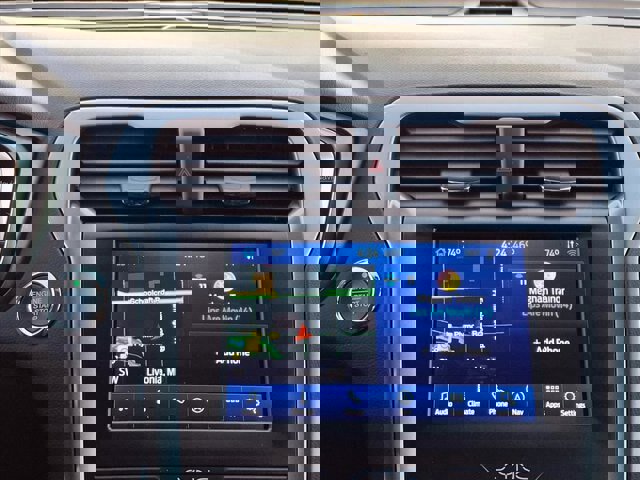 Certified 2020 Ford Fusion SE image 7