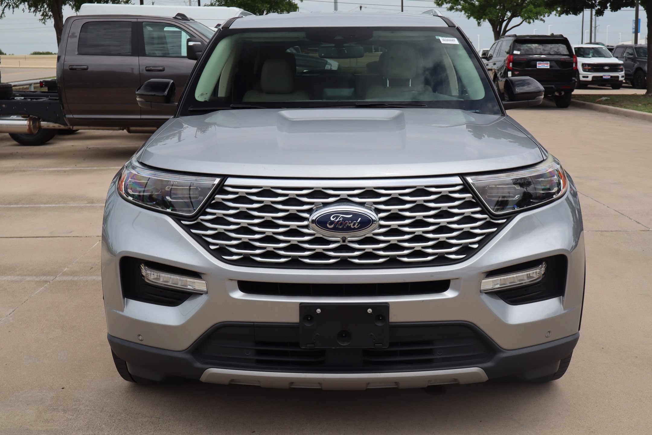 Certified 2022 Ford Explorer Platinum w/ Equipment Group 601A RWD image 9