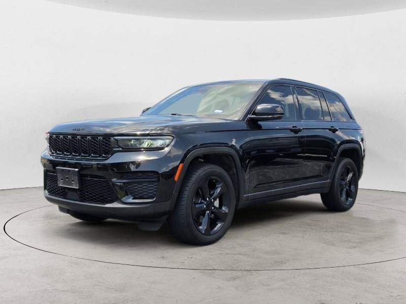Used 2022 Jeep Grand Cherokee Altitude RWD image 7