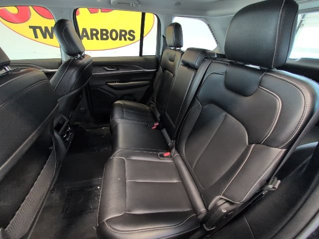Used 2023 Jeep Grand Cherokee Limited AWD/4WD image 30
